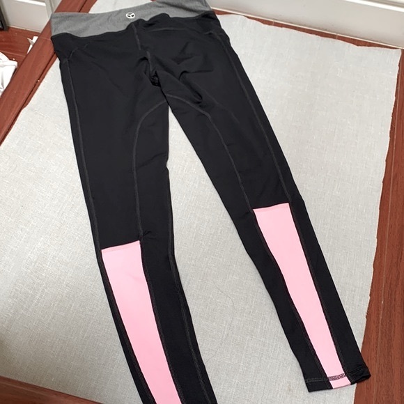 NEW.. Trina Turk Recreation…Legging.. - Picture 3 of 6